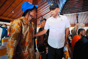 Wamensos Serahkan Santunan untuk Ahli Waris dan Korban Luka Akibat Longsor di Banjarnegara