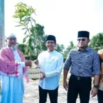 Menteri Kehutanan Tanam Pohon dan Serahkan 1.000 Bibit Produktif di Ponpes Hidayatullah Kaltim