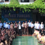 Wakil Wali Kota Bekasi Dampingi Menko Pangan Sosialisasikan Program MBG dan Tinjau Pasar Murah