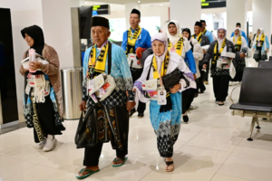 Menhub Dudy Lepas Keberangkatan Jemaah Haji Kloter Pertama 2026