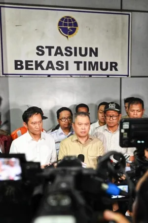 Presiden Prabowo dan Menhub Dudy Temui Korban Insiden KA Bekasi Timur. Pemerintah akan Lakukan Investigasi Menyeluruh