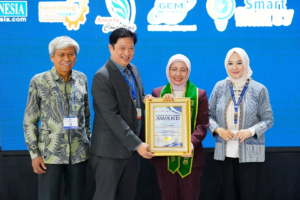 Perkuat Peran dalam Transisi Energi Hijau, PLN Enjiniring Raih Innovation Award Indonesia Renewable Energy Award 2026