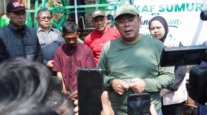 Cucun Serahkan Bantuan Fasilitas Air Bersih bagi Warga Kampung Sukarame