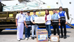 Sari Yuliati Serahkan Bantuan Kemanusiaan ke NTT, Wakili Fraksi Partai Golkar
