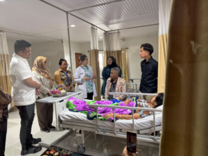 Pastikan Penanganan Maksimal, Wapres Kunjungi Anak-anak yang Dirawat di RS Kabupaten Karo