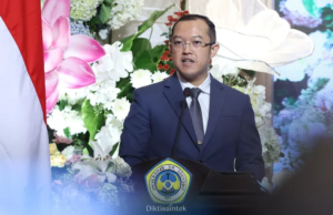 Sekjen Kemdiktisaintek Dorong Lulusan Kampus Siap Hadapi Perubahan