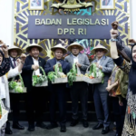 Menitikkan Air Mata, Ketua Baleg Terharu Akhirnya Pejuang Reforma Agraria Dapatkan Keadilan