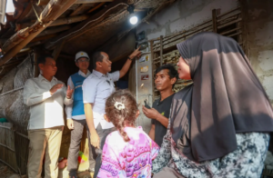 Mewujudkan Keadilan Sosial, Pemerintah Hadirkan Listrik hingga ke Dusun di Karawang